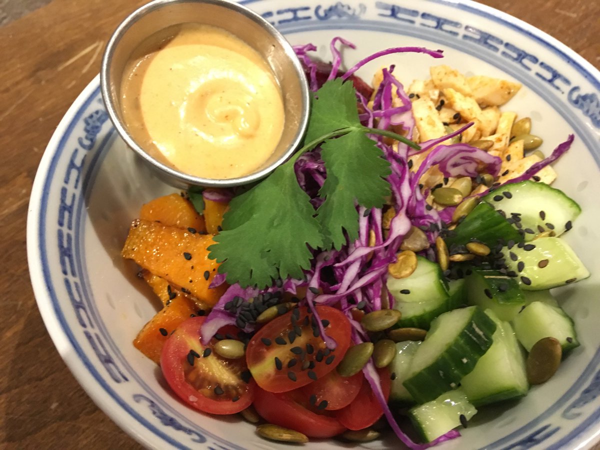 DalUClub's tweet photo. Come and get it ! Today’s special. Bella Bowl with chicken #dalhousie #ilovehfxlocal #halifax https://t.co/C1CPUxo1qi