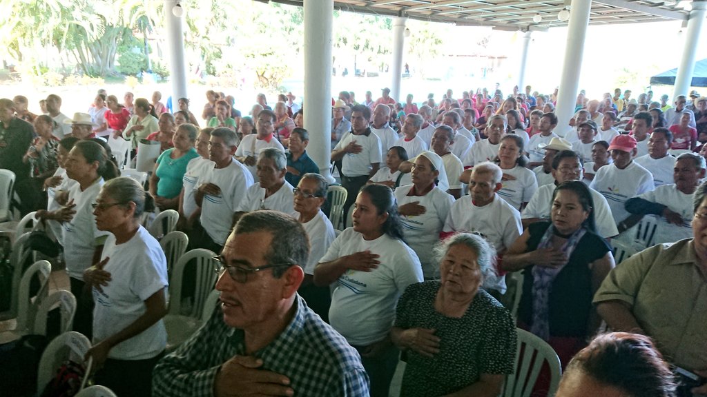 GobernacionSV's tweet photo. Titulares del MIGOBDT @AristidesVal y @villa_daysi presentan en San Vicente rendición de cuentas de logros #GobSV #SigamosCreandoFuturo https://t.co/JSgSdxKDjg