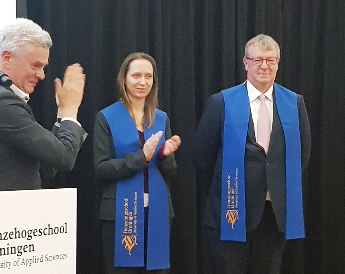 Gefeliciteerd! Dr. Carina Wiekens en Dr. Wim J.L. Elving @wimelv zijn geïnstalleerd voor het lectoraat Communication, Behaviour &amp; the Sustainable Society (CBSS) door @Hanze Cvb-voorzitter Henk Pijlman - #SustainableSociety #Hanze #EnTranCe