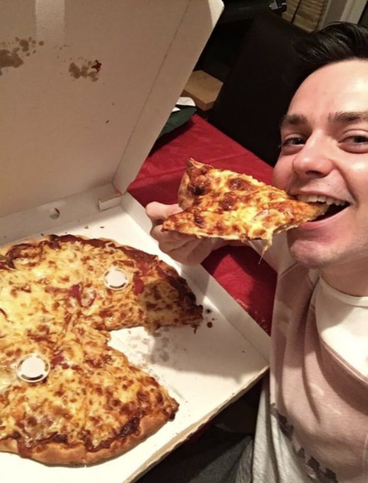 🚨🍕PIZZA ALERT🚨🍕  We sent some pizza to our friends over on instagram that bought tickets to our Europe<a href="/tag/ad"class="tags"><span>#ad</span></a><a href="/tag/chasesoundcheck"class="tags"><span>#chasesoundcheck</span></a>