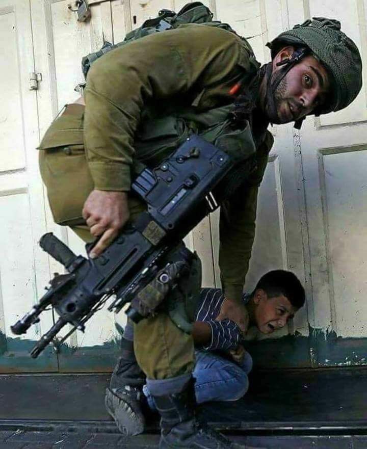 Deshbhakt_khaan's tweet photo. Say something about this cowardly Israeli soldier https://t.co/wezh71PgSp