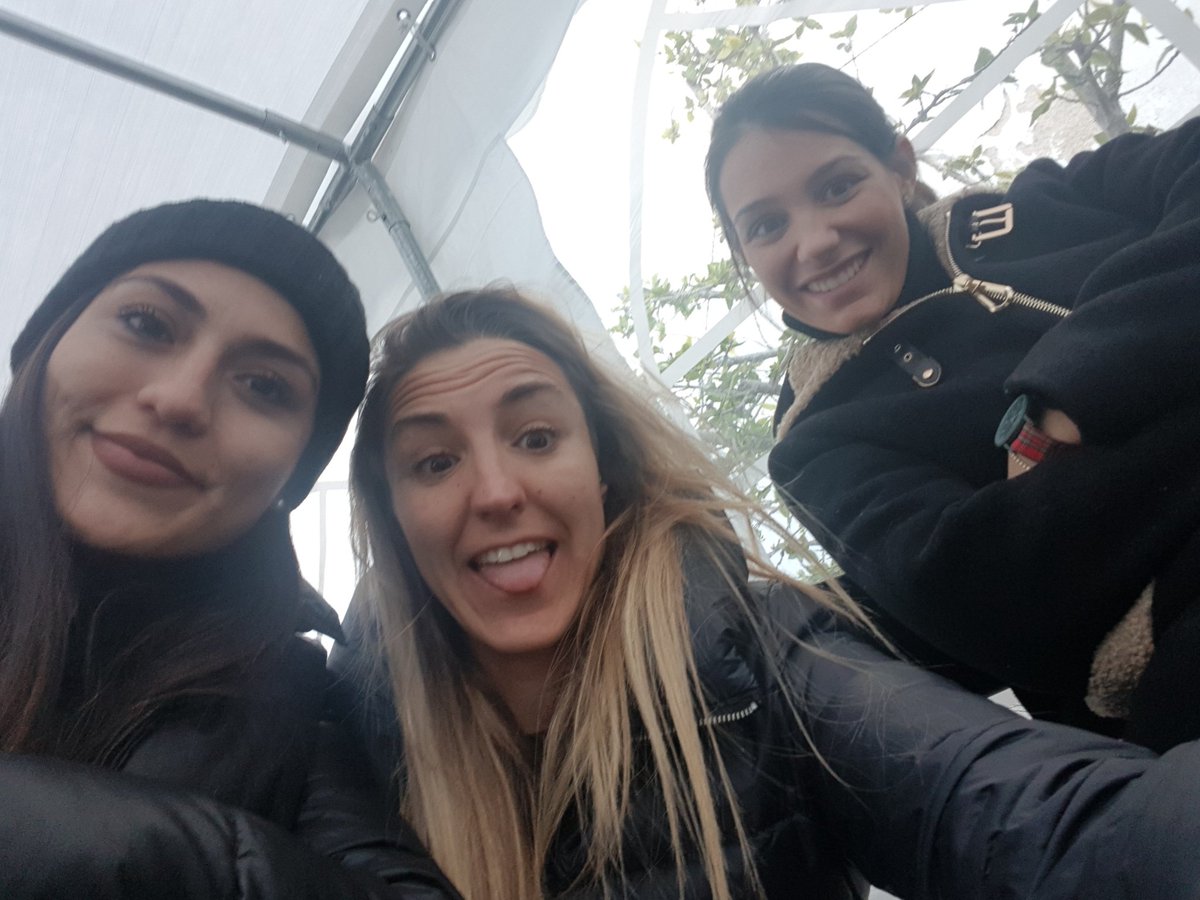Mranchalcarras1's tweet photo. #fmsales2019 #forcemanager ladies at sales kickoff 🤗 https://t.co/RcT8Yp12FA