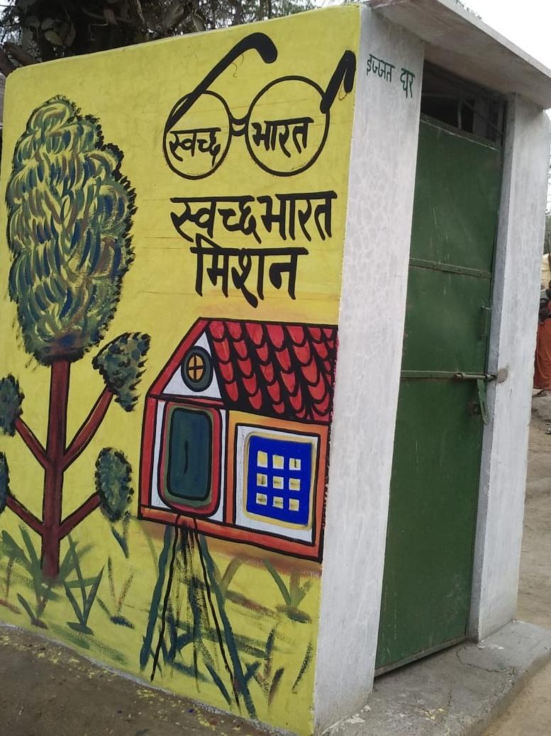 BSaifai's tweet photo. विकास खण्ड सैफई की ग्राम पंचायत नीरहौलि भिडरुआ के स्वच्छ सुन्दर शौचालय @DistrictEtawah @dproetawah @jselvakumari https://t.co/JOmBfJOqg5