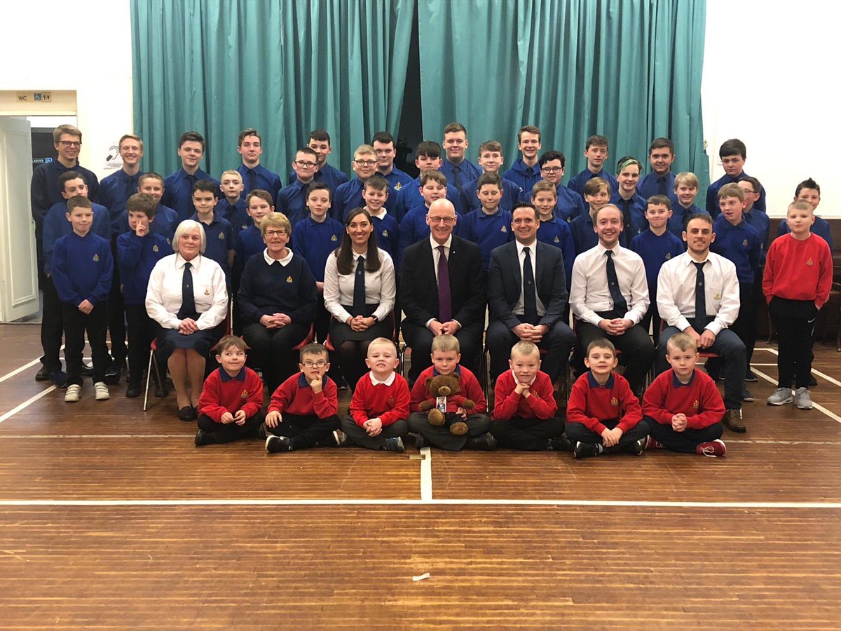 BrawTheBear's tweet photo. Pleasure to join @3rdKilsythBB last night as they welcomed @JohnSwinney as guest speaker for the evening. #BrawTheBear https://t.co/n4lszNM75l