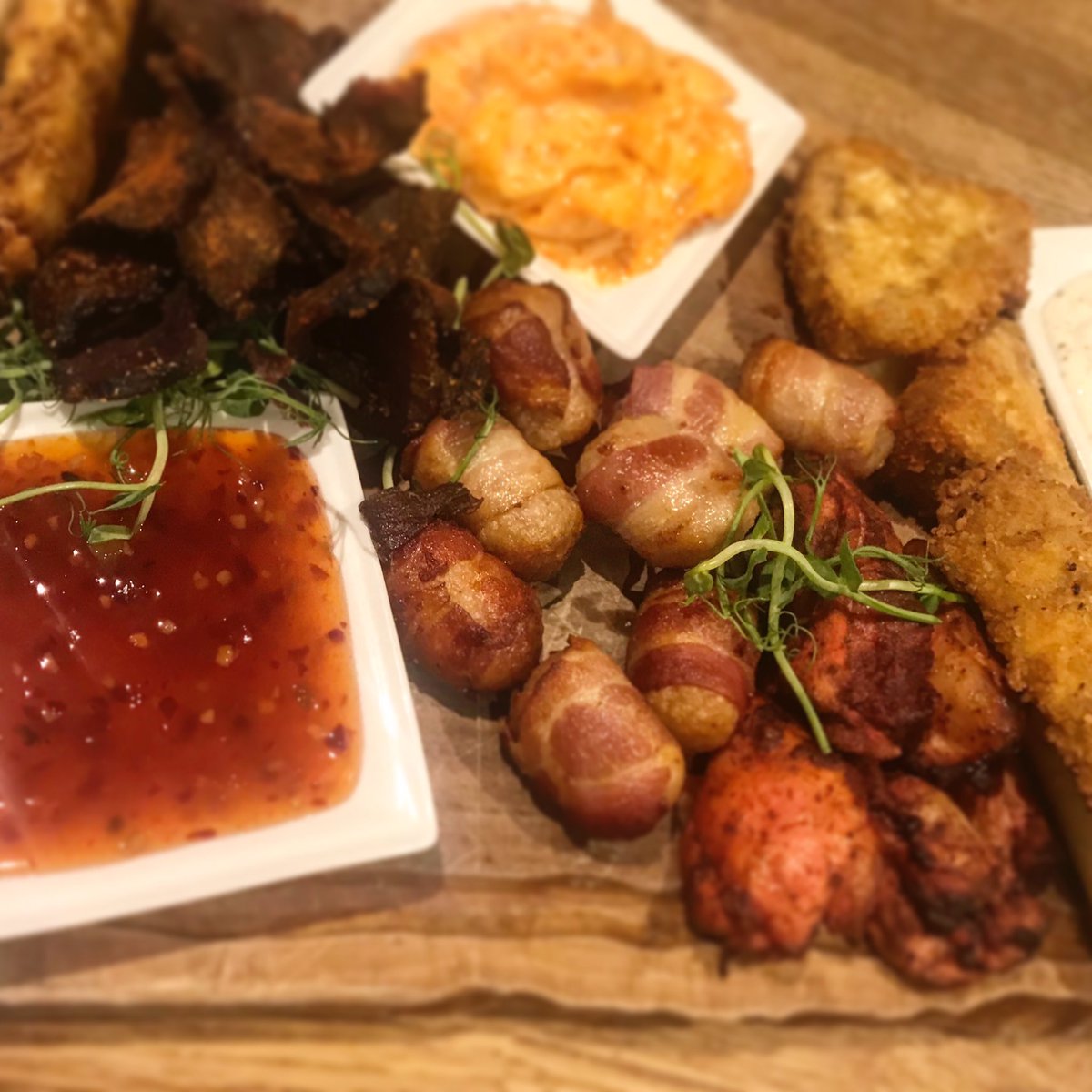 A light lunch option our Smithy Sharer either to share or have as a main course. What will you do?
<a href="/theoldsmithyecc/">Theoldsmithyeccy</a> 
#eccleshall
#staffordshire
#goodfood
#restaurant
#whatsonineccleshall #staffsfoodanddrink