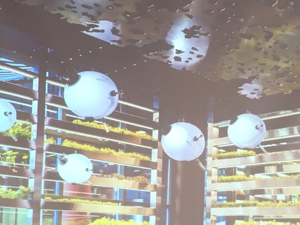 LeilaFogelholm's tweet photo. @HenriAlen oli kertomassa ravintolastaan Ultimasta, jossa on tulevaisuuteen kurkoittavia juttuja, kuten hydroponista kasvatusta, aeroponisia pylväitä, sirkkalamppuja ja levän kasvatusta. Myös ravintolamaailma tarvitsee näitä propelipäitä! #createfood #TestEAt #fazerfoodservices https://t.co/yOEp8dWUwT
