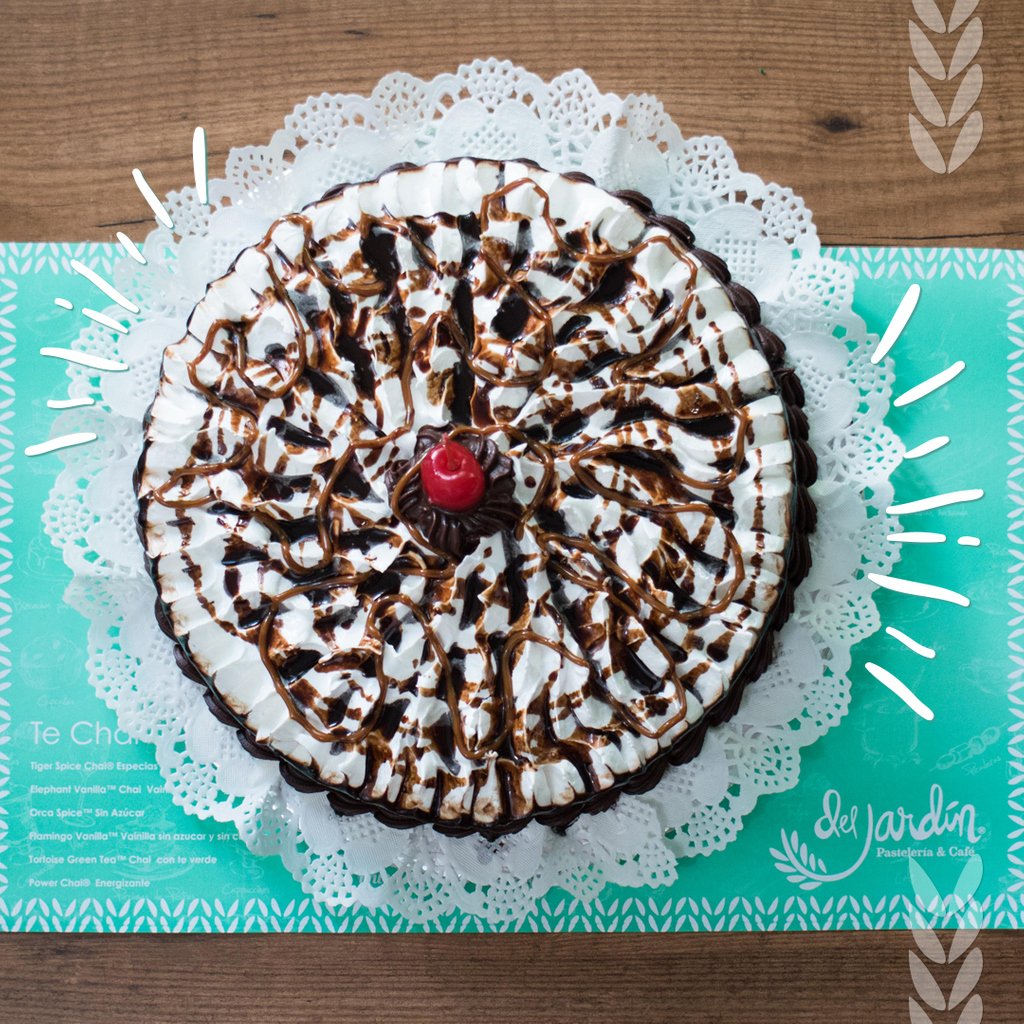 DeljardinP's tweet photo. El Chocolatoso Del Jardín está esperando por ti ¡Ven a disfrutar de nuestro postre de temporada! Bizcocho de Chocolate + Relleno de Crema del Jardín + Lustrado con Suspiro y Chocolate.

#DelJardín #Chocolate #ChocolateLovers #HechoenRD #BizcochoDominicano https://t.co/DsaO8KNpm4
