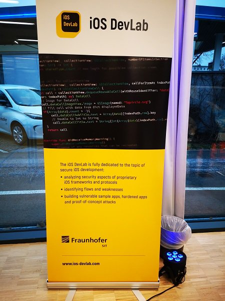 FraunhoferSIT's tweet image. Kegel stehen, Spieleteppich liegt, Spherobälle rollen: Wir sind bereit für die #DevNight, die gleich um 18 Uhr anfängt! Unsere iOS-Experten freuen sich auf euch.