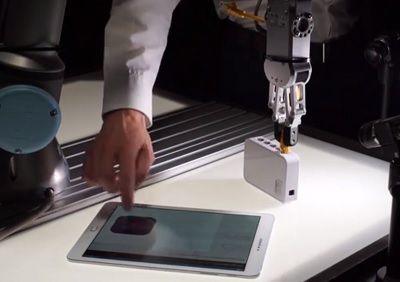 HarrisHandling's tweet image. See how the robot revolution and five other trends that will make a difference in the industrial industry this year. buff.ly/2R9Ewzi #MaterialHandling #HarrisHandling #MMH #Industrial #Warehouse #Robotics