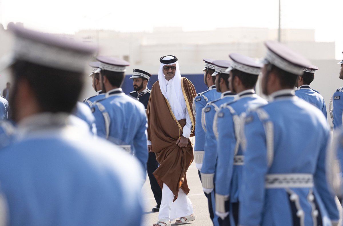 TamimBinHamad's tweet photo. نفخر بتخريج ثلاثة أفواج جديدة من شبابنا الواعد منتسبي كليات قطر العسكرية والأمنية ليكونوا رافدا إضافيا في خدمة وطننا الغالي ومسيرته نحو مزيد من الأمن والرخاء. https://t.co/CAVF6KPiYz