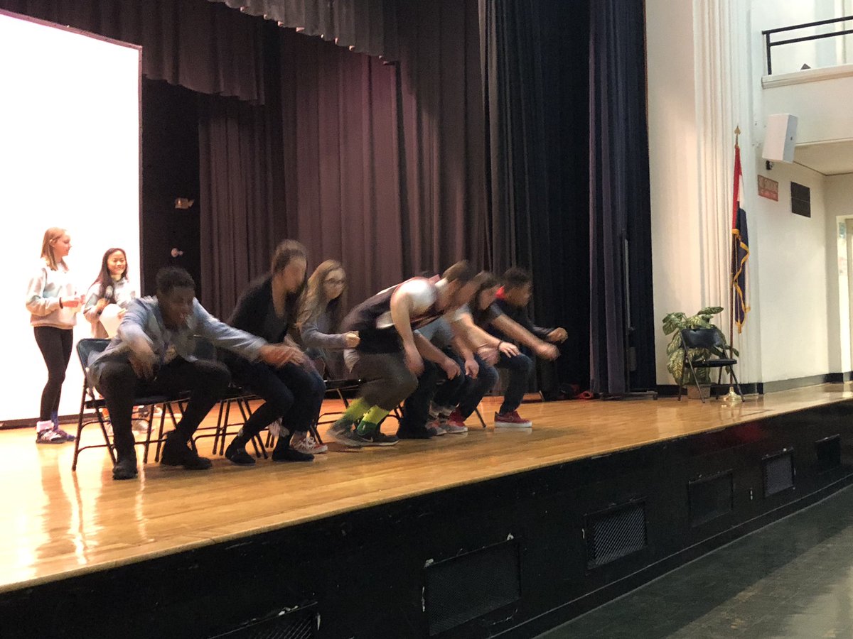 bmeldrumBO's tweet photo. It’s time for the #Si9gc Winter Sports Assembly. The scavenger hunt is in full force. #studentvsstaff #WinterSports @simonsen_stuco https://t.co/QKcWO58PpK