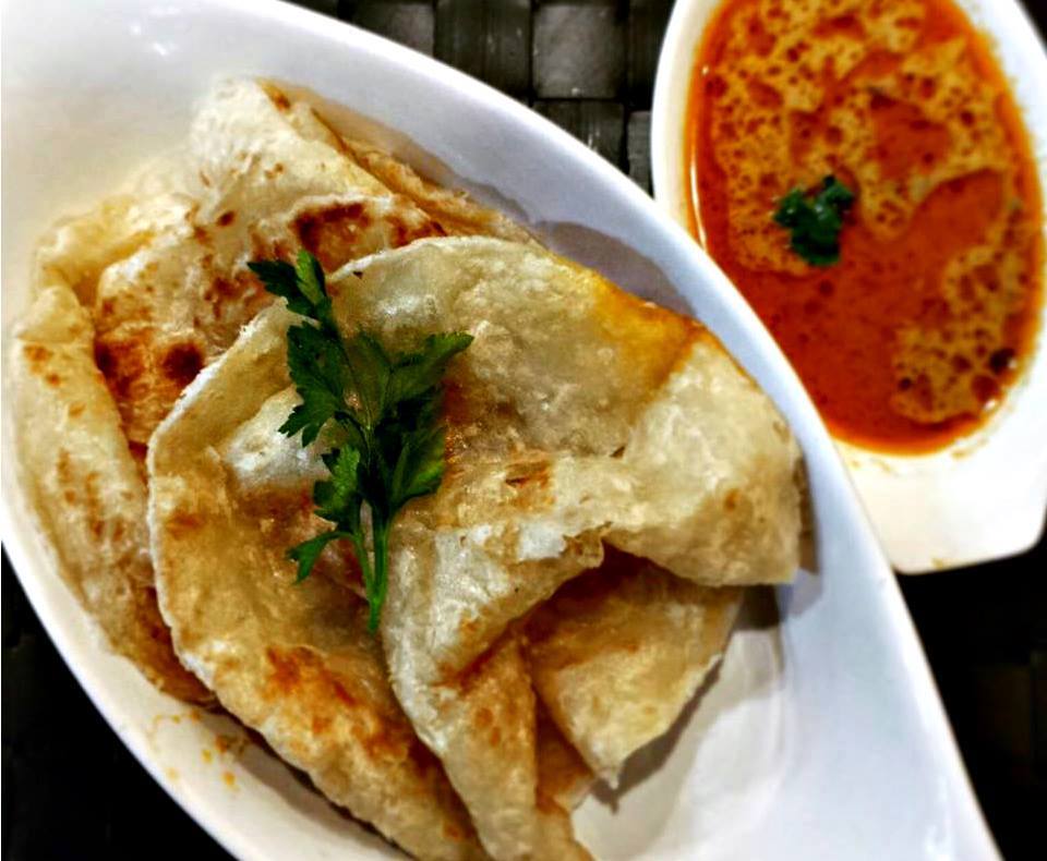 IslandLiew's tweet photo. My favorite things to order there are the Laksa and the Roti. Nice and cozy small family business. Owners are very friendly, they seem very passionate about the food.#malaysian #laksa #roti #lunch #lunchbox #yegfood #edm #spicy https://t.co/QvwAS3HdNU