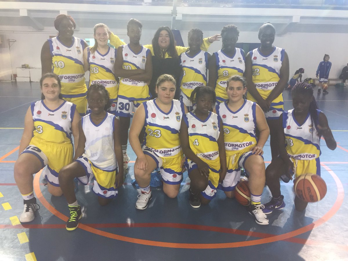 cblamojonera's tweet photo. Al descanso gran primera parte de nuestras infantiles de #Ciformotor ante un @adaba_basket bastante luchador,en resumen,partido bastante divertido para todos 
#creciendojuntos #orgullomojonero https://t.co/D3i1HTPJTf