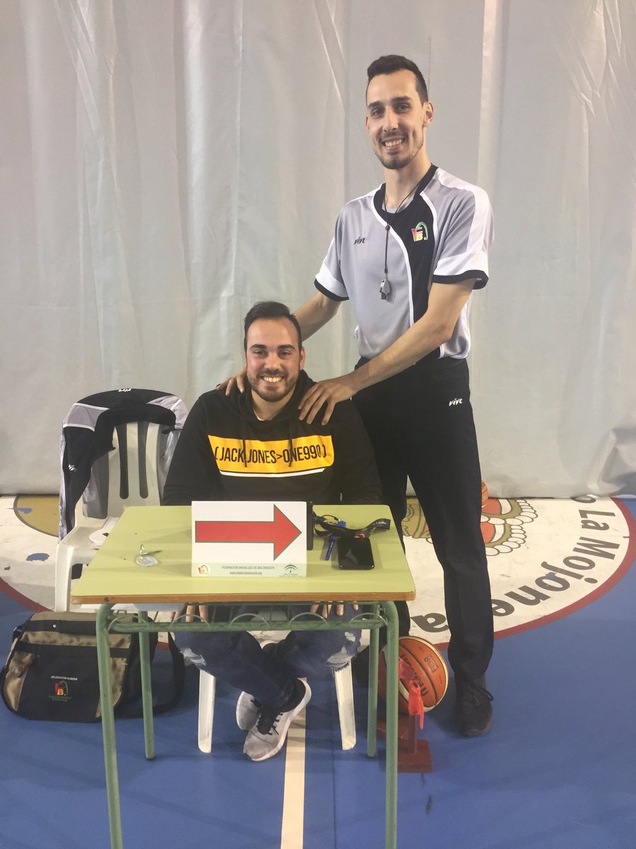 cblamojonera's tweet photo. Al descanso gran primera parte de nuestras infantiles de #Ciformotor ante un @adaba_basket bastante luchador,en resumen,partido bastante divertido para todos 
#creciendojuntos #orgullomojonero https://t.co/D3i1HTPJTf