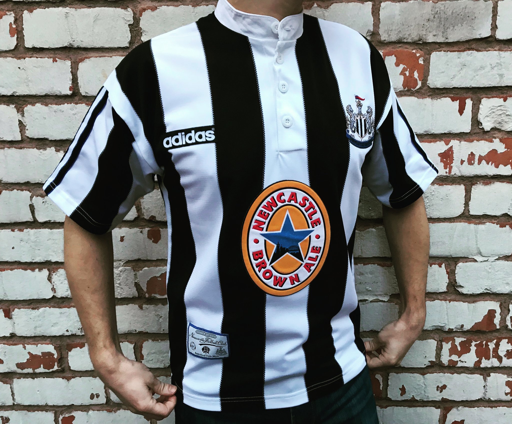 Retro store nufc shirt