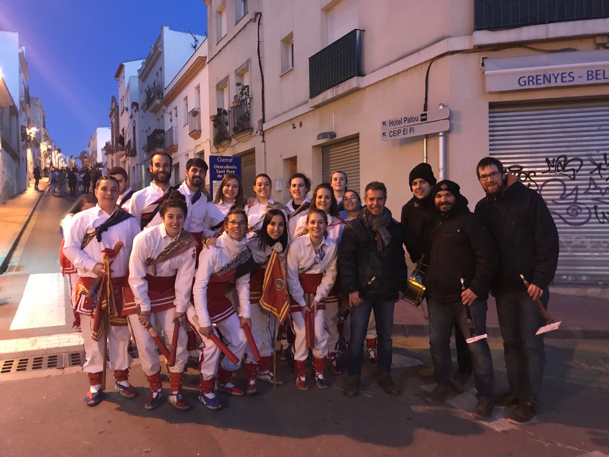 Tornem a les festes de Ribes! Avui cercavila de vigília de Sant Pau!! #pentacontents #devolta #bastoners