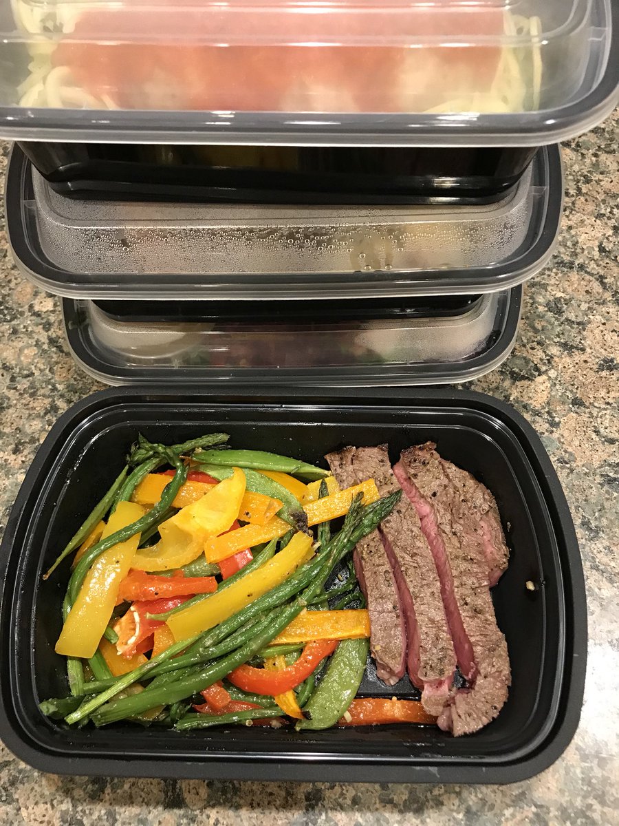 linker_casey's tweet photo. If you or anyone you know wants meal prep, I prep every week and deliver on Sundays! I’m currently working on making student discounts for my college peeps, but I do 5 meals for $50 and 10 for $85 ($5 off of you return containers to me each week!) Here are some meals I prepare ☺️ https://t.co/9x8QSXLSah