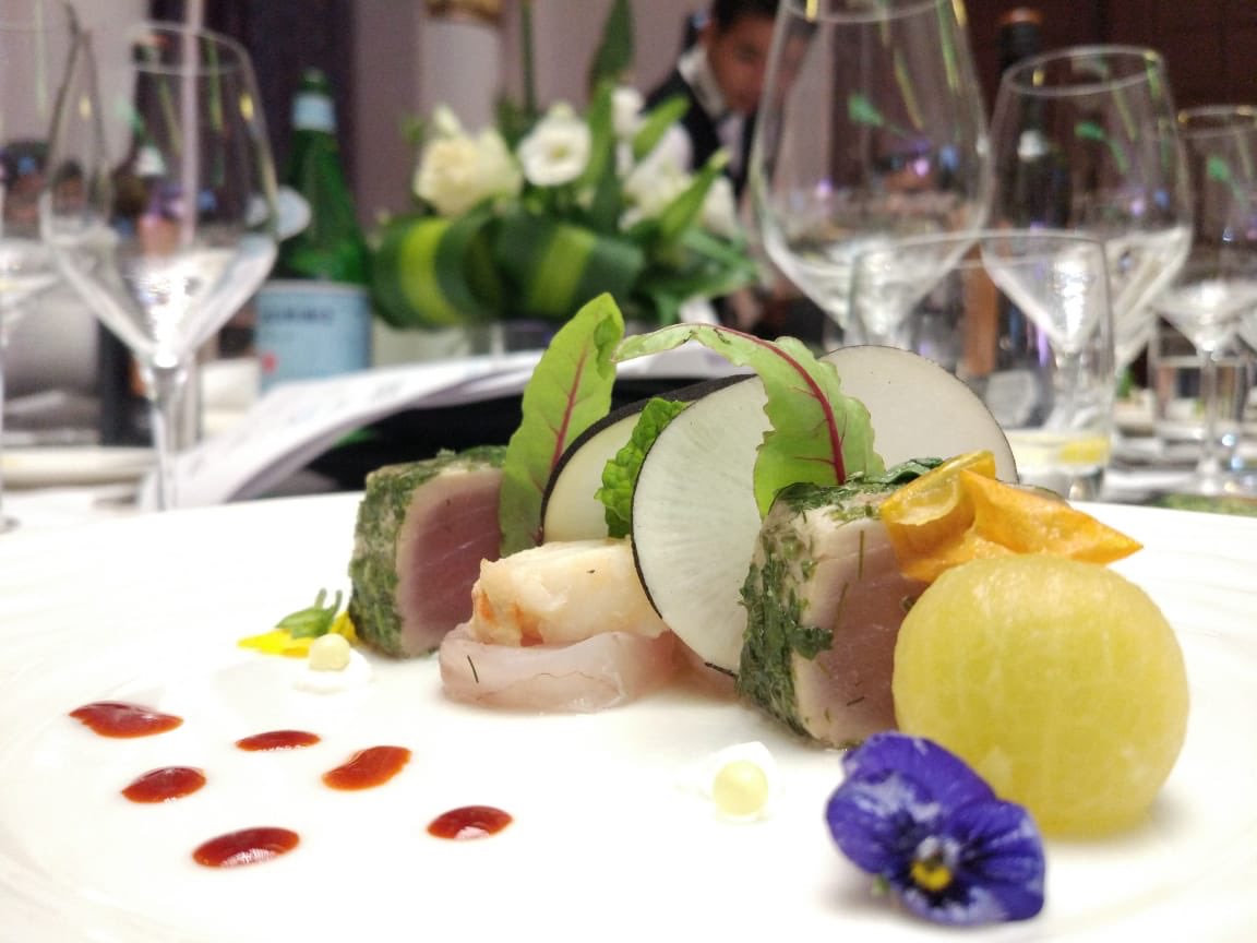 muscat_daily's tweet photo. We’d like to share our gratitude to our wonderful chefs and the staff and management at Shangri-La Barr Al Jissah Resort and Spa. @shangrilamuscat #ORA2018 https://t.co/H28d9TkbPW