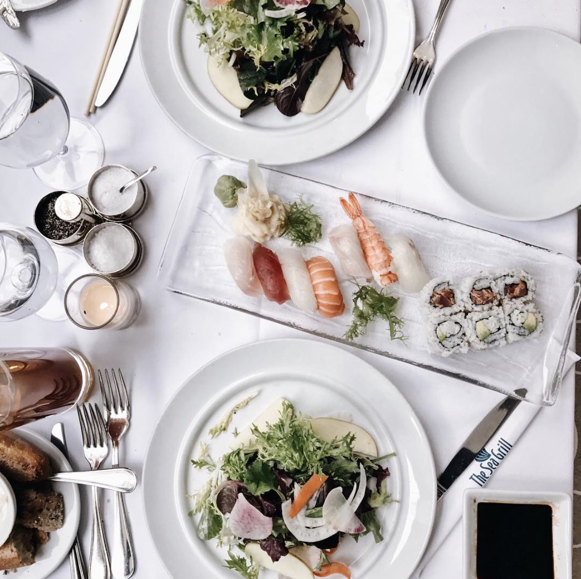 There's never a wrong time to eat sushi! 🍣Tag a friend that's craving this! 

📸: @stuiknn (via Instagram)