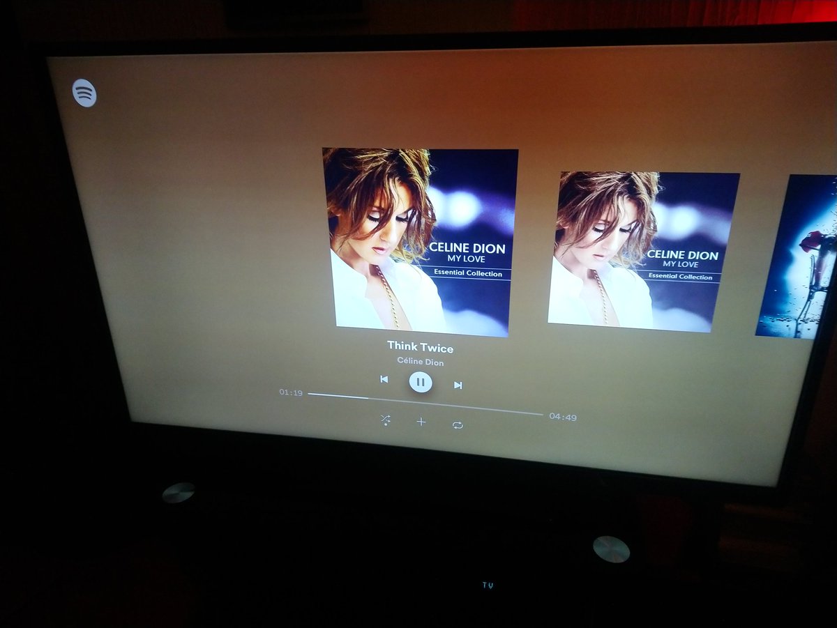 Linzi876's tweet photo. Listening this amazing woman... Love you, your my inspiration.. @celinedion always cheers me up... https://t.co/Fgc3jNVbdi