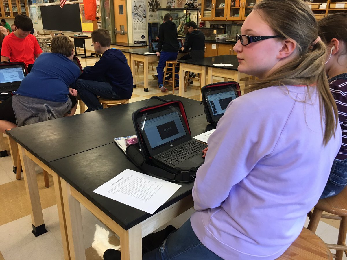 LSchemelWWS's tweet photo. Mr. Kohlmann’s class researching and sharing knowledge of biospheres through Docs, Slides, and Flipgrid. @wwsweb @WMSshamrocks https://t.co/lNlGgzc9IF