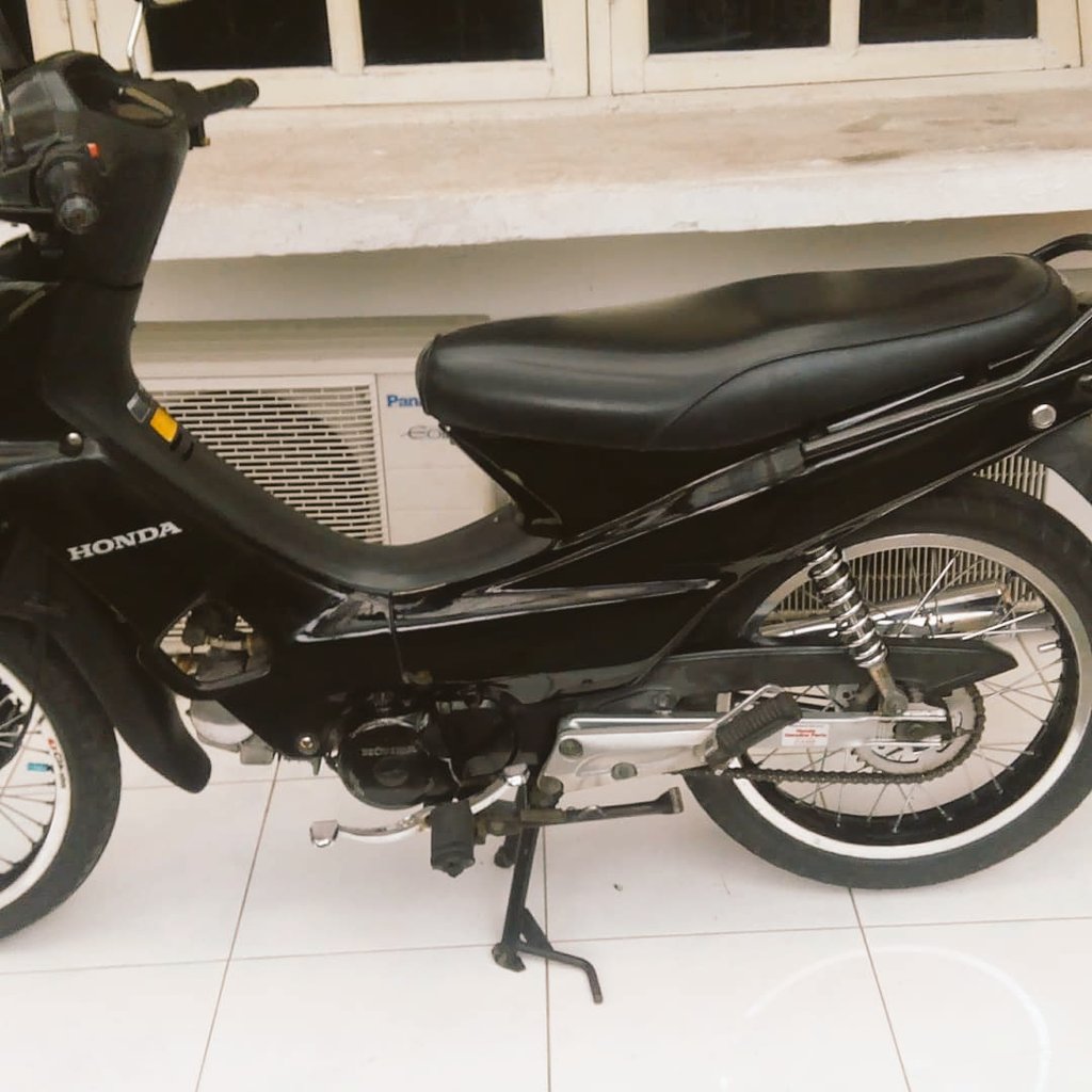 Reyshaka8's tweet photo. Teman ngopi ku sekarangsdh punya juragan lain😣 https://t.co/cbhWDrdjjF