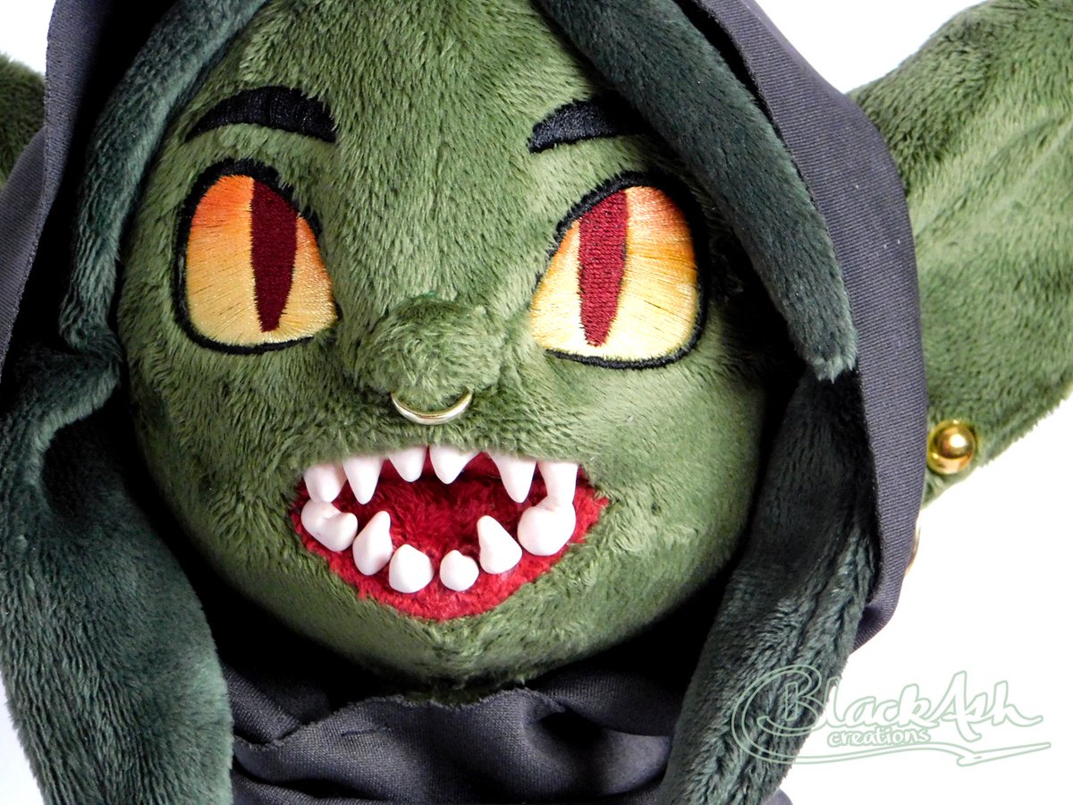 Nott, the plush! I've been working on this project for a while but after last week's episode I wanted to finish her asap. I needed something to hug during tonight's episode. #CriticalRole