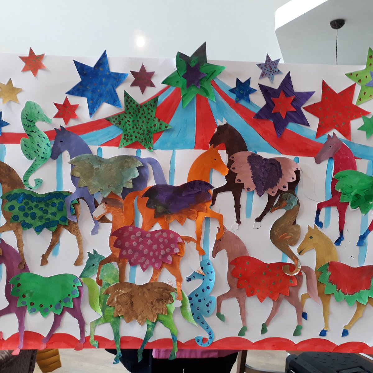 DerbyMojo's tweet photo. Great painting by the residents of Derby Heights today - fabulous colourful carousel and horses #creativemojoderby #derbyheights #artforall #dementiaawareness https://t.co/5wBepZKtQ5