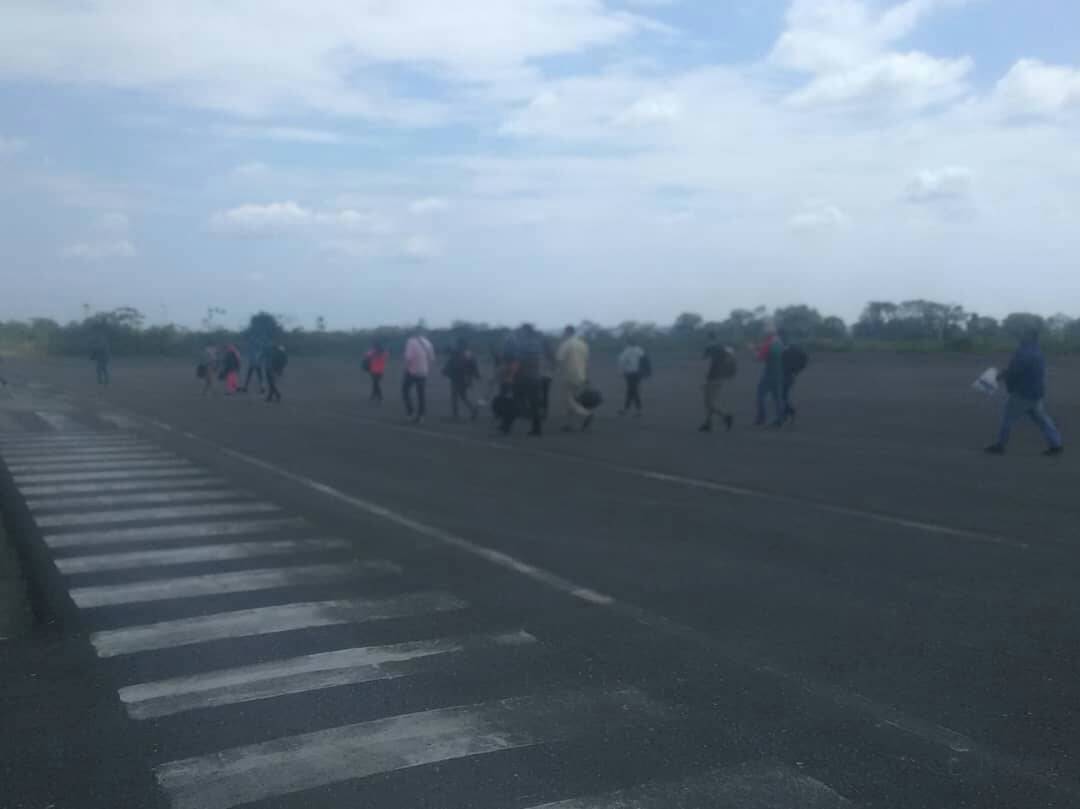 baer_ve's tweet photo. #24Ene #VenezuelaYElMundoConMaduro  desarrollo de operaciones en nuestro aeropuerto, "Mayor Buenaventura Vivas Guerrero" @Santo_Doming  @tupamarohipolit @MUSURRA @TransporteGobVe @INAC_Venezuela  #RumboALaGranMisionTransporte https://t.co/Ixy1Ku8yfd