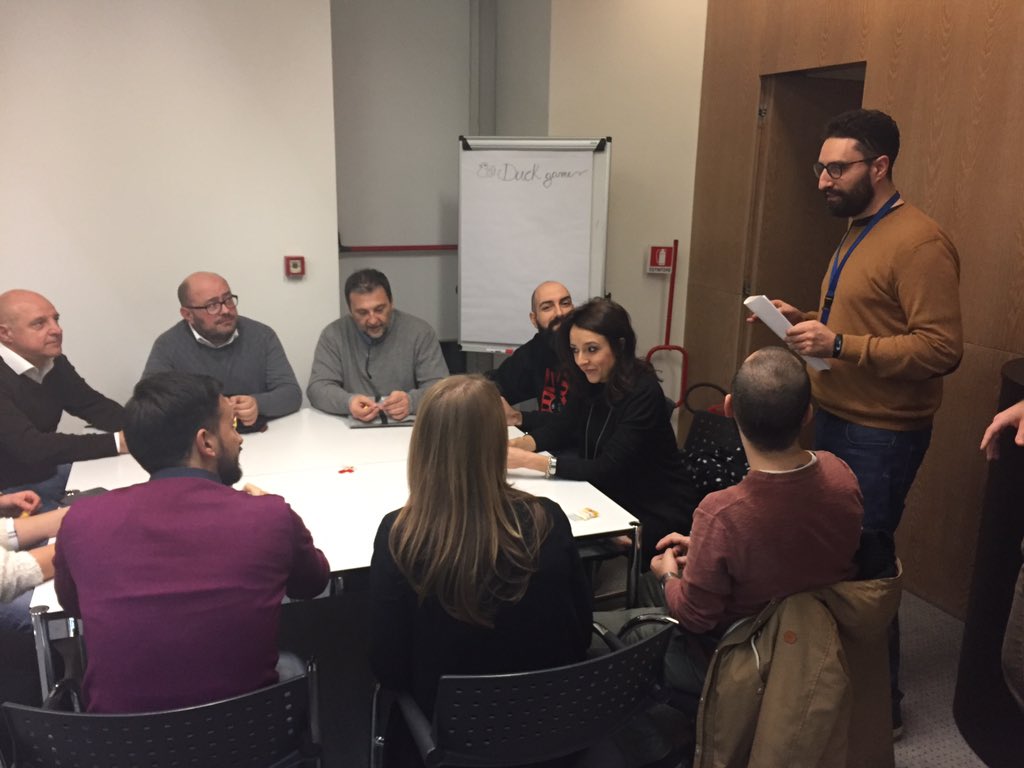 galadriel72's tweet image. #AgileTalks Meetup in @HcomTechnology with games to talk about self-organization, communication and listening. @geordie__ @Iggy_D @glsorre