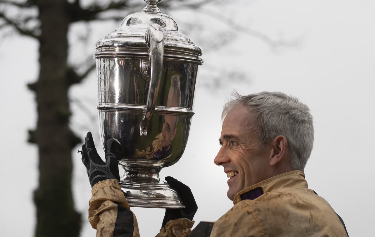 NavanRacecourse's tweet image. Invitation Only wins the €100,000 GrA @Goffs1866 Thyestes Chase for @WillieMullinsNH &amp;amp; @Ruby_Walsh. He won his Bumper here with Patrick Mullins on board and also won his Novice Chase here at Navan with @PTownend. #NavanForm #NavanGraduate