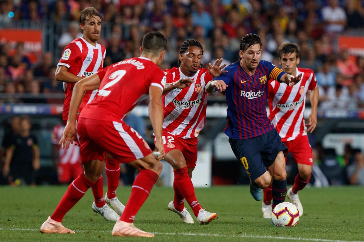 sport's tweet photo. #Girona ⚪🔴 | ¿Quieres ganar una entrada doble para el #GironaBarça? 

🔄 Haz RT a esta publicación 

📅 Mañana a las 12h, el ganador https://t.co/j8Ch7Zg2ls