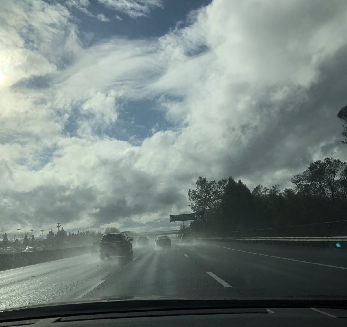 SubhasiniMishra's tweet image. #Rainydaydrive #California