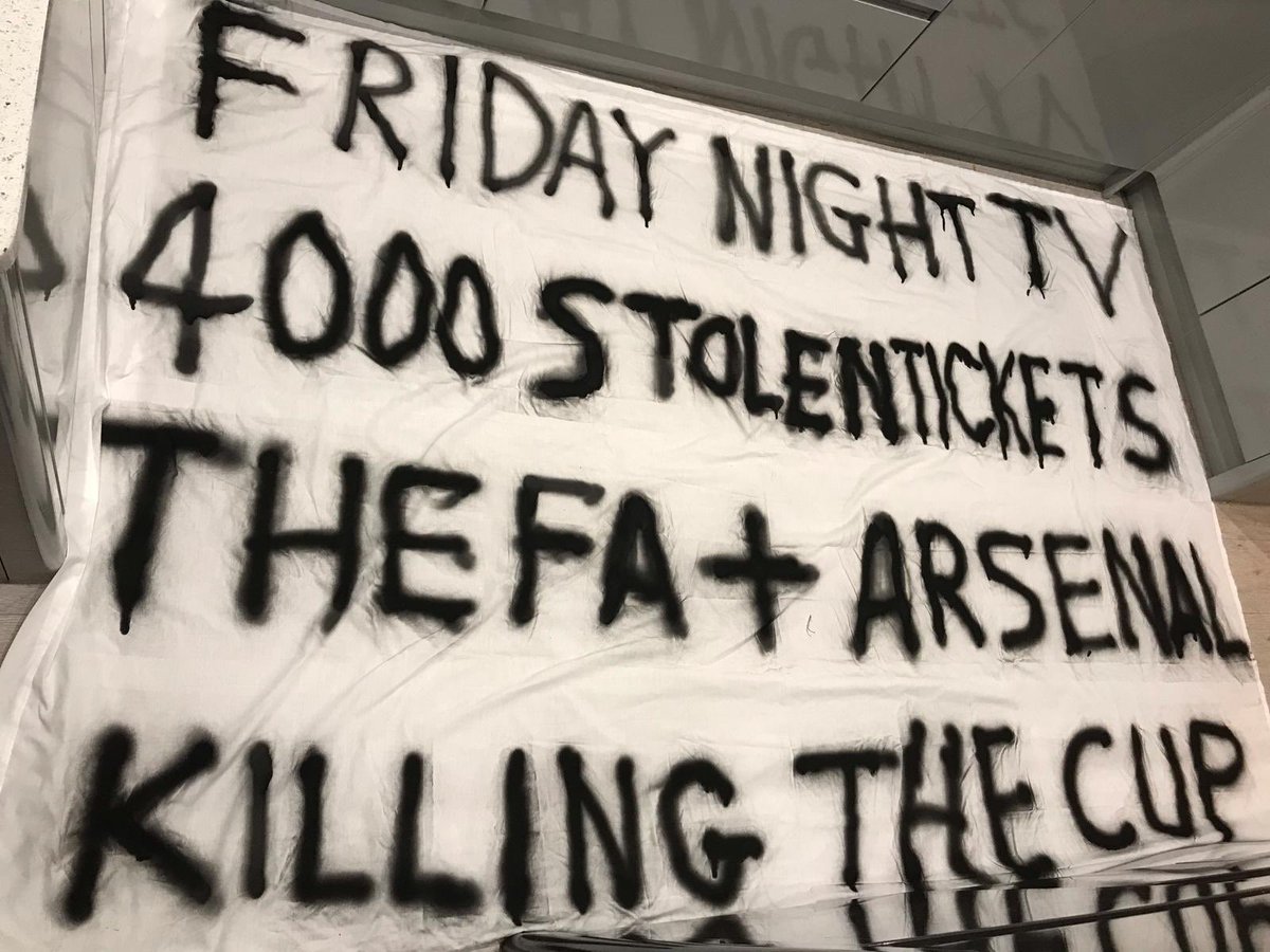 redarmystickers's tweet photo. Banner going to #Arsenal tomorrow.

#facup #mufc 🇾🇪 https://t.co/AEAIytqCpG