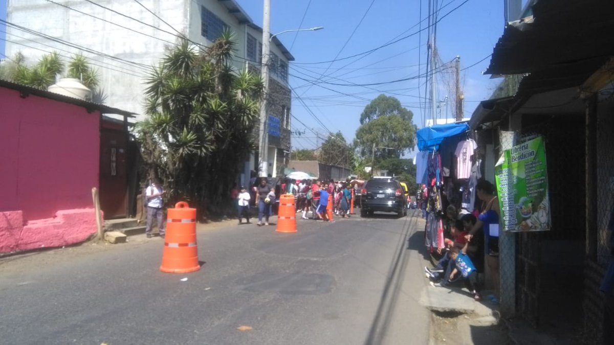 CPmtvc's tweet photo. #InfoPmtVc

#HoraEscolar

#PmtVillaCanales continúa velando por la #SeguridadVial de nuestros niños, cubriendo puntos cercanos a distintos centros educativos del municipio. https://t.co/dkHMwS3TLx