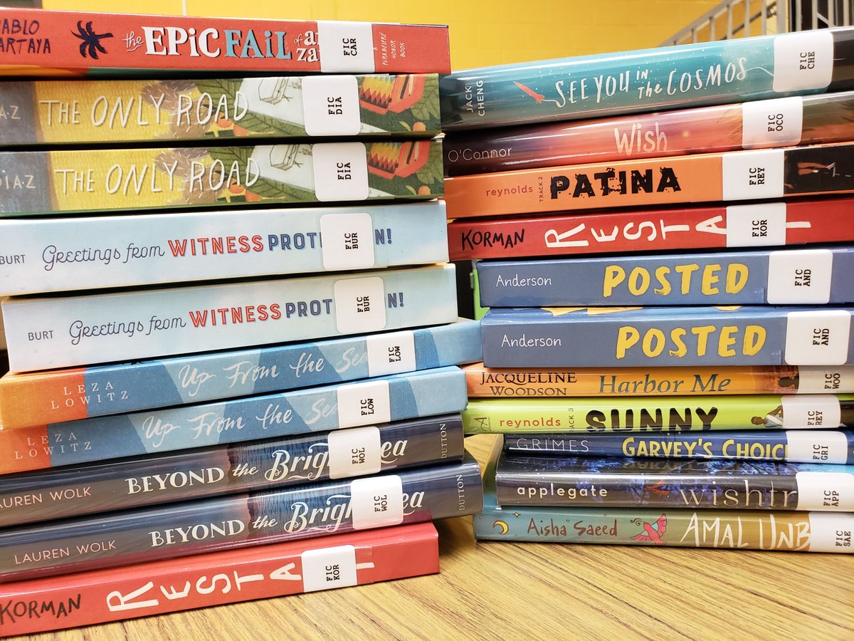 CSMSmedia's tweet photo. The @CSMSmedia center just got NEW BOOKS! See anything you like? @CSMSblazers @FollettLibrary #wcpsmd https://t.co/mRAzrmHufL