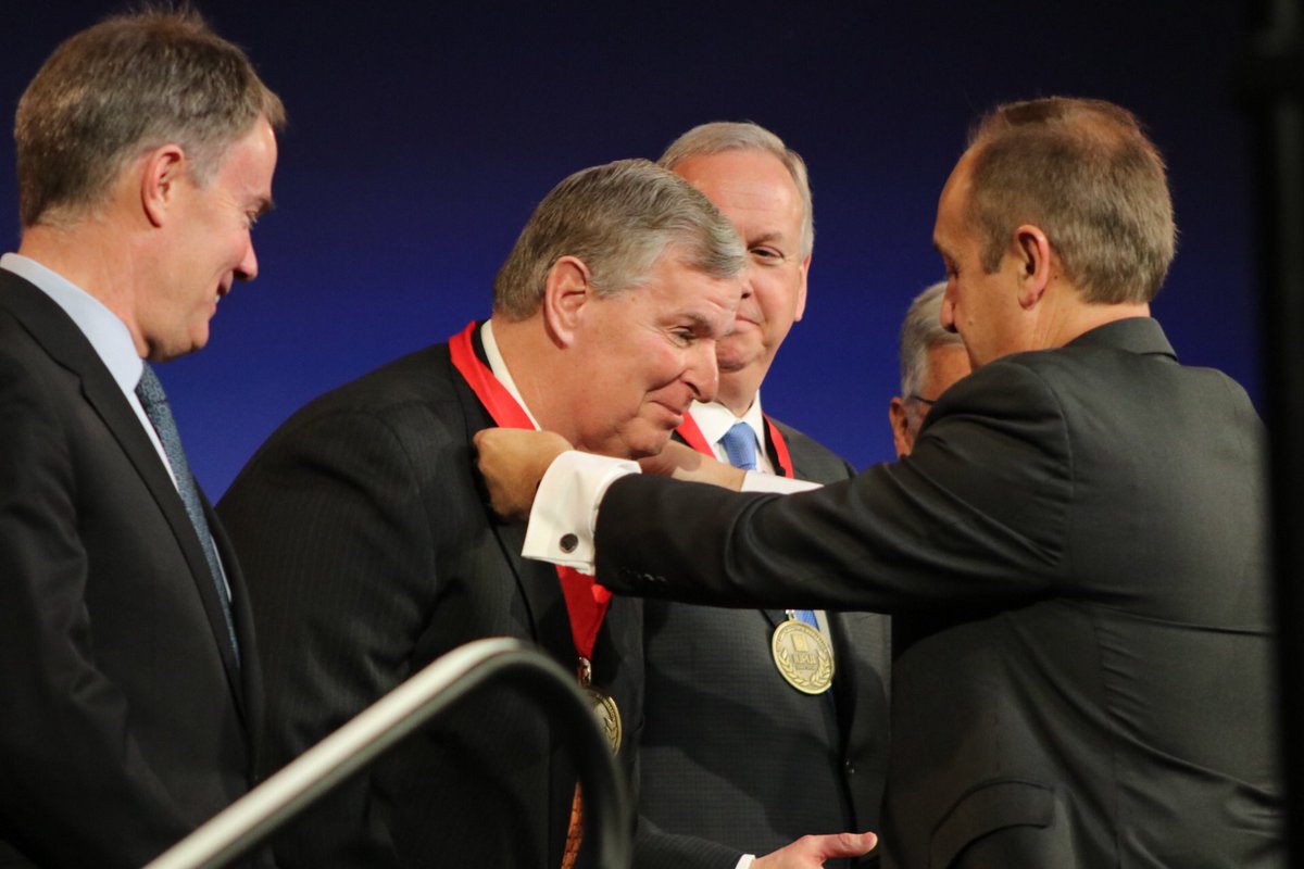 IndyMayorJoe's tweet image. And thank you to the visionary leaders who have given so much to our community — it was an honor to be recognized by @paydar, with these distinguished individuals. #MyIUPUI