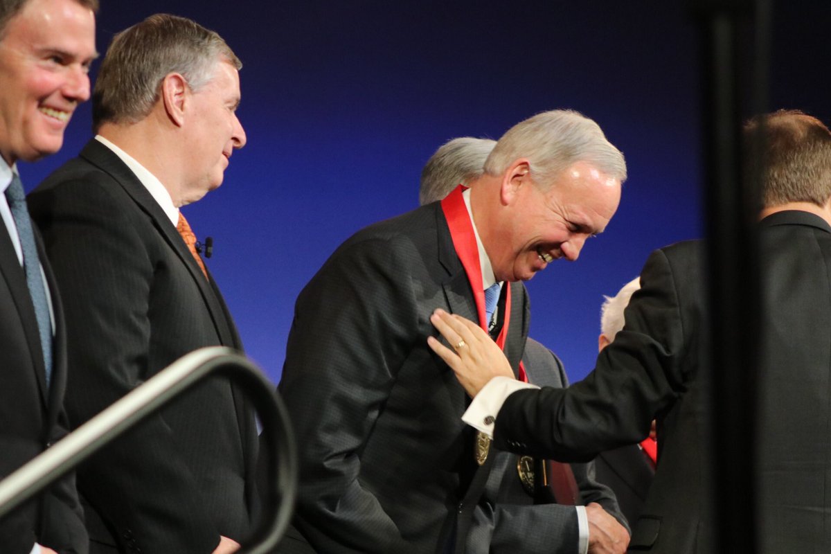 IndyMayorJoe's tweet image. And thank you to the visionary leaders who have given so much to our community — it was an honor to be recognized by @paydar, with these distinguished individuals. #MyIUPUI