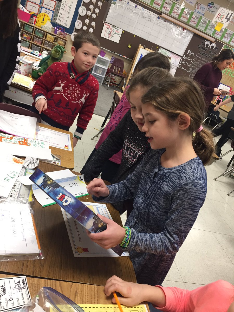 mrskohl's tweet photo. Nonfiction Learning Expo in Room 83! #sd113a #owbears https://t.co/ifv2CV8are