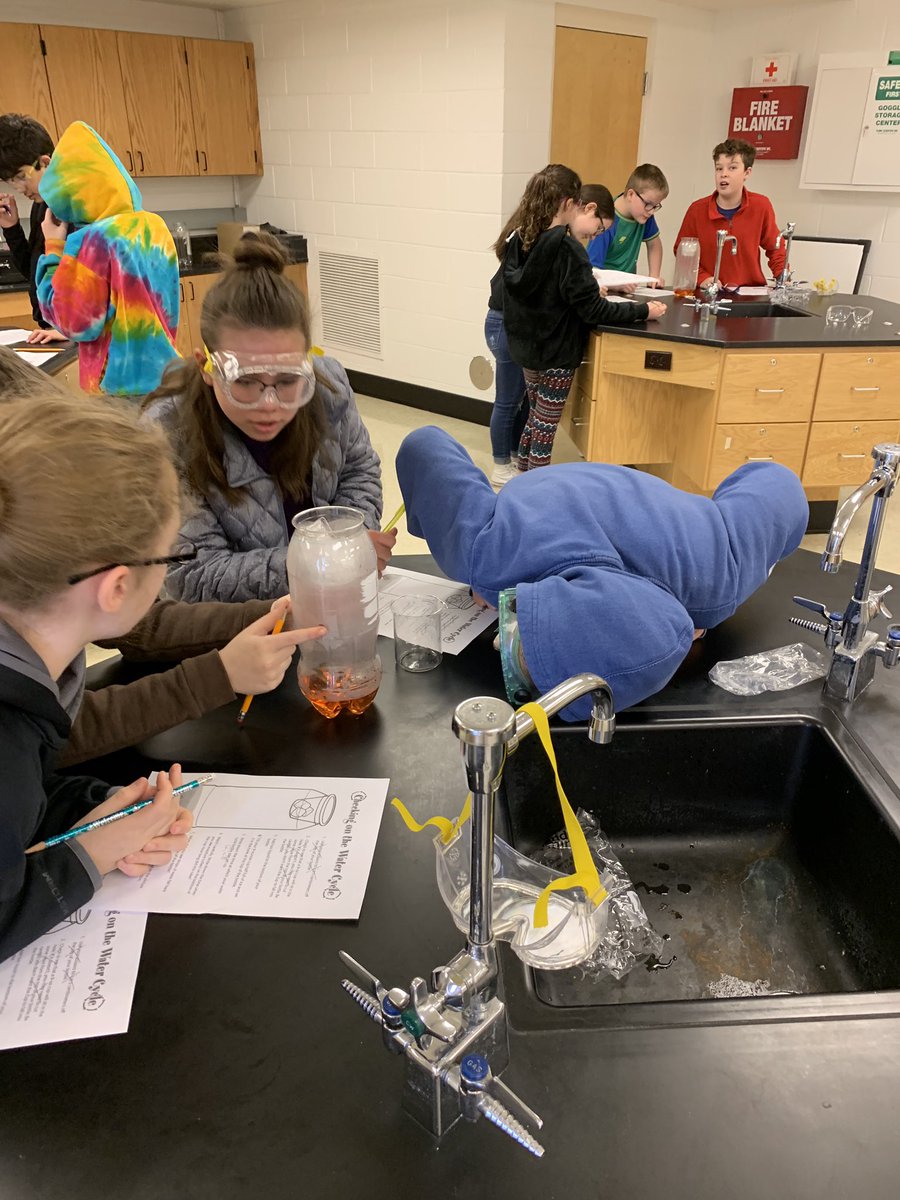 Nicole_Resmondo's tweet photo. What processes are you observing in this investigation? #ESS2.4 #doingscience  @gmprincipal  @KCSScience @ScienceIsFUN4us https://t.co/yKkUcMYCEl
