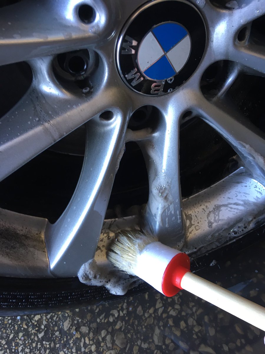 ShaunfromDurham's tweet photo. Good day at @ClevelandRPU again, few cars cleaned, tried my new cleaning brush and met @GScoffa who was over here visiting, nice meeting you! @thedogman_918 Mondeo got a clean too! ๐ฆ๐๐ถ #Volunteering #CDSOU #PositiveImage #CleanToBeSeen https://t.co/Sv1hyBTomf