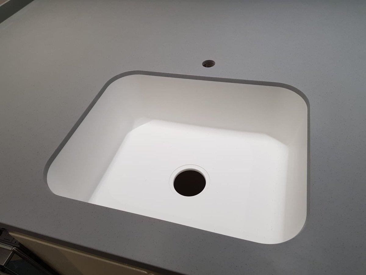HawdonSurfaces's tweet image. Sanded Herron Staron ✅
30mm thick ✅
A WOW factor sink ✅
Best worktops in the street.....✅
All starts with pressing that message button 👇😀

⭐info@HawdonWorkSurfaces.com
⭐07848869222
⭐HawdonWorkSurfaces.com

#HawdonWorkSurfaces #Bespoke #Luxury #Seamless #SolidSurface