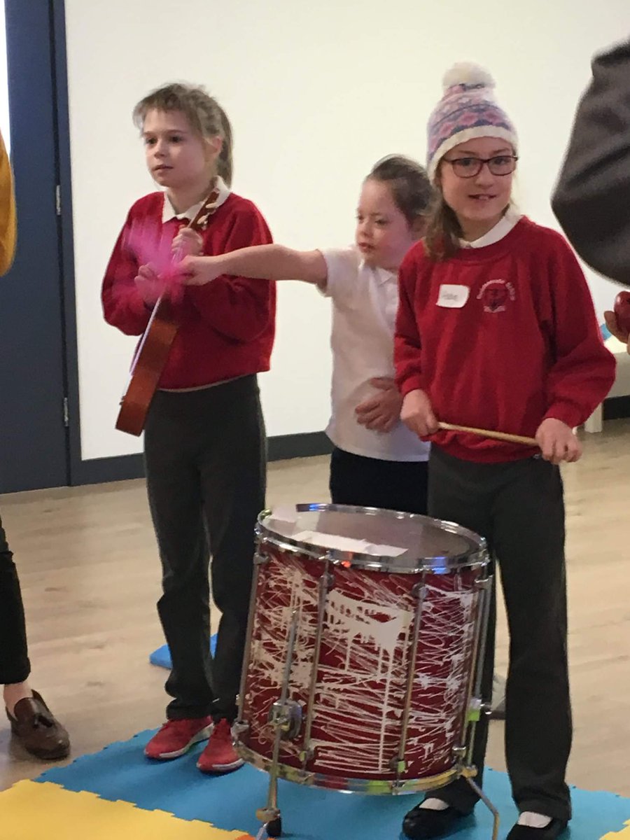 themusicyard's tweet photo. Its official..our Tues and Thurs mornings are much more fun now that Roddensvale juniors &amp; seniors come to our music/sensory workshops 🎶 We are only into 2nd week &amp; seniors can already play along to #achybreakyheart 💪🎸🥁🎹🎤 thanks to @kennybpb for making this happen ❤ #larne https://t.co/qBynB1eta2