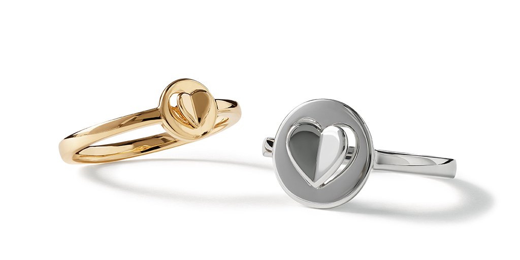 KayJewelers's tweet photo. Your love. Your heart. Your signature. Shop the Signature Heart collection at KAY. #SignatureHeart #LongLiveLove
https://t.co/RqxOd3C39z https://t.co/qqKOna71jA