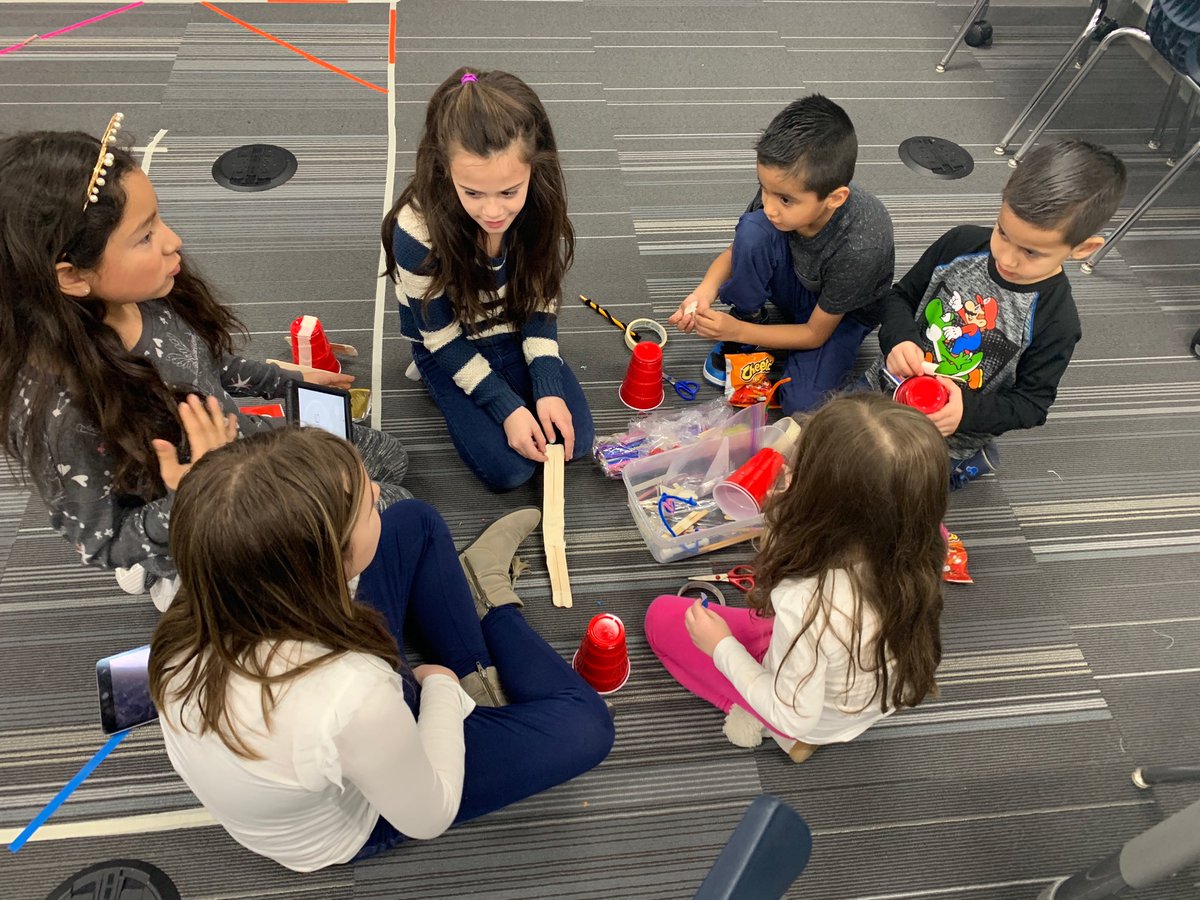 gabulosa's tweet photo. ⁦@RutherfordRobo1⁩ #robocoders &amp; #rutherbots are coaching the Rutherford Kinder team to get ready for the MISD Hackathon. #ruthes #rurheslead https://t.co/9mRNh6Itow