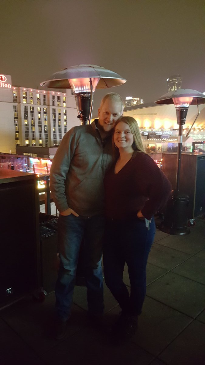 BIGAFARRANT's tweet photo. She comforted me as my dad passed away. She supported me when i quit my job. She moved me when i wanted to be closer to my mom. I can't say enough about this woman so maybe you guys can help me out and be sure to wish my girl @GettinMadd a happy birthday. I love you ❤ https://t.co/wlIsbhDOda