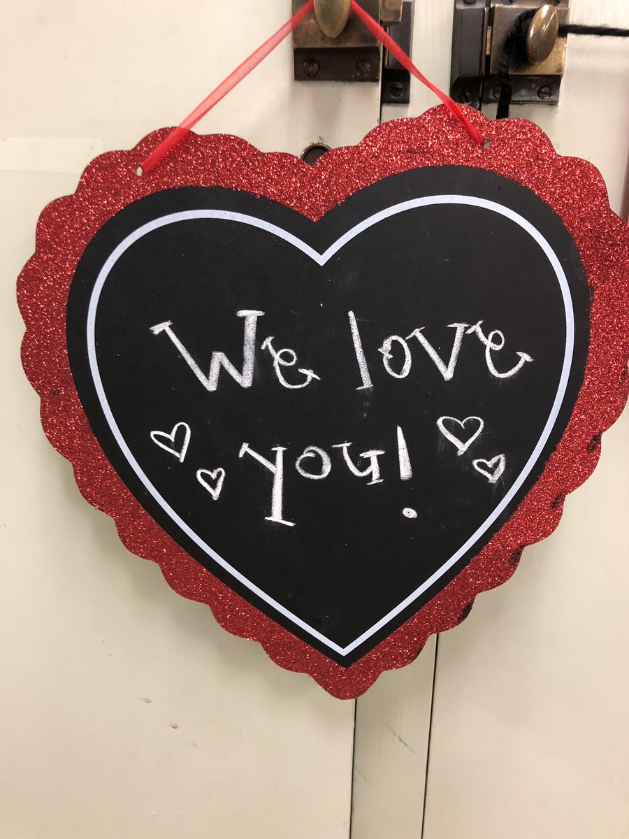 SusanHoyToday's tweet image. Harbor City Elementary School sharing the love. #UTLASrong