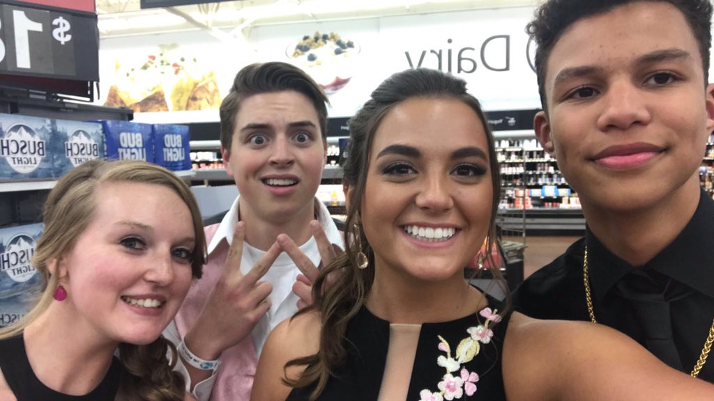 ajohnson066's tweet photo. Happy birthday Mal. So thankful to have you, even tho i’m your third favorite Johnson. Love you lots❤️ https://t.co/D7PL2kU0Nw