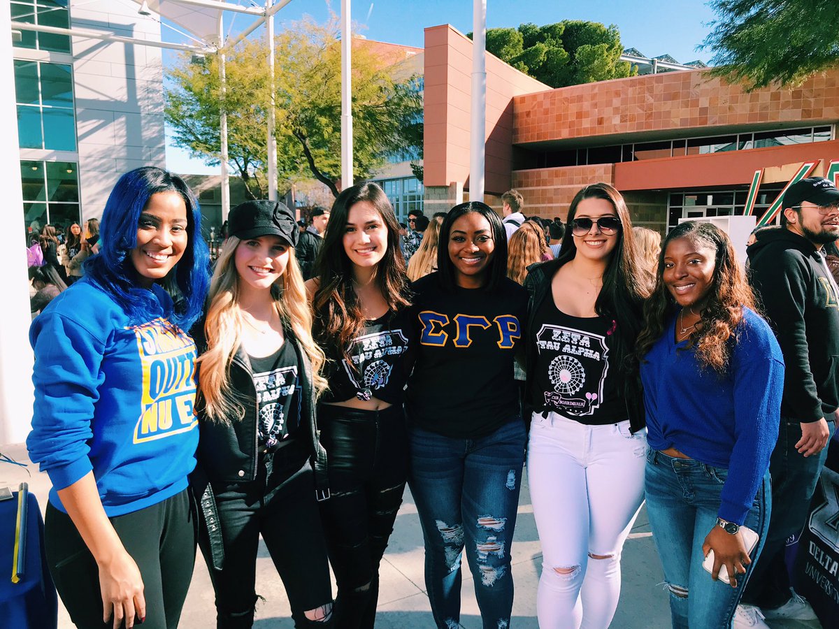 ZTAUNLV's tweet photo. Feeling ALLLL the Greek love on this eventful booth day! Can’t wait for this semester with everyone🌟 @UNLVADPi @UNLV_SAE @PiKapp_UNLV @NuEtaSGRHO https://t.co/EFtsqe9mTn