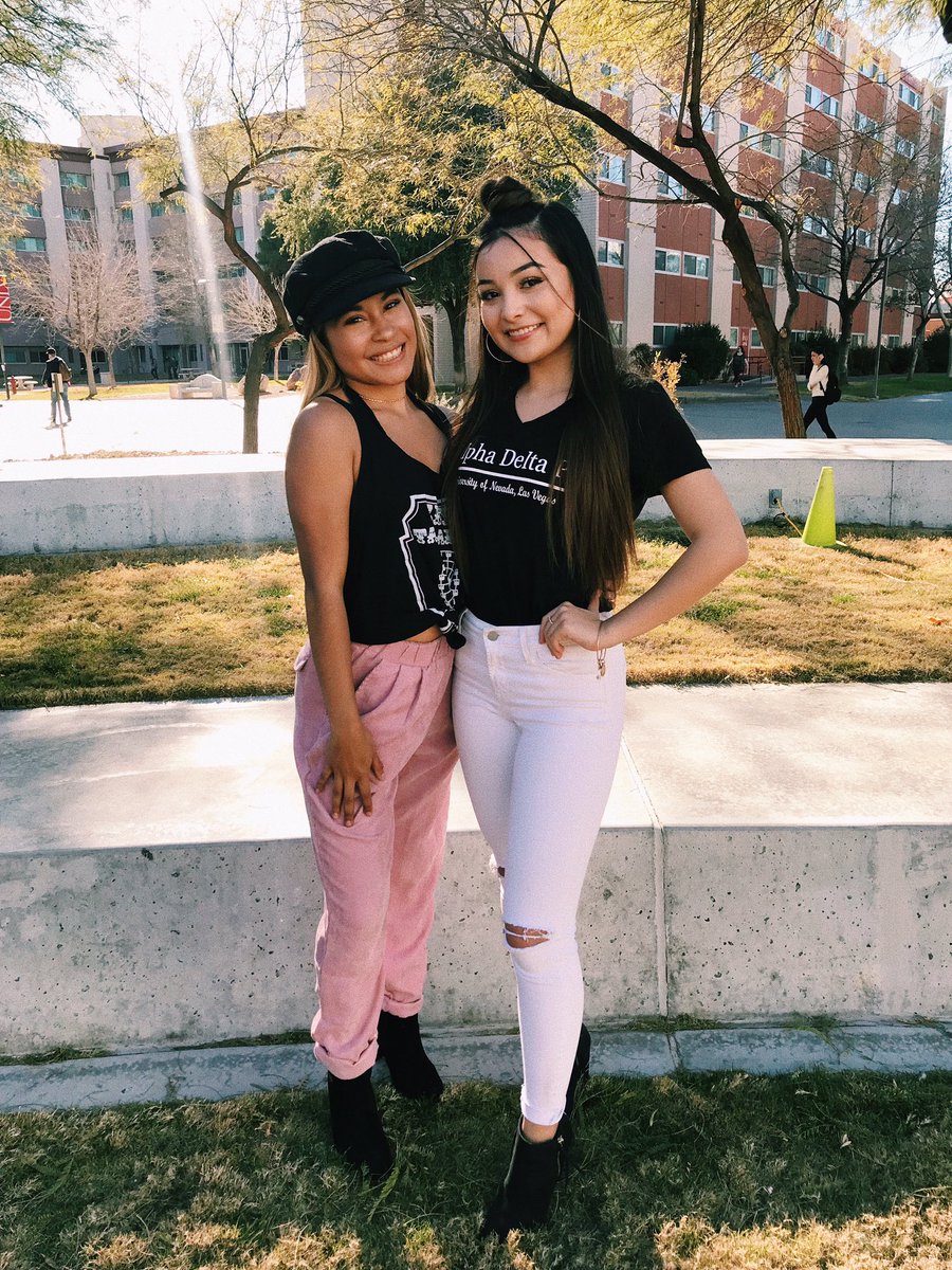 ZTAUNLV's tweet photo. Feeling ALLLL the Greek love on this eventful booth day! Can’t wait for this semester with everyone🌟 @UNLVADPi @UNLV_SAE @PiKapp_UNLV @NuEtaSGRHO https://t.co/EFtsqe9mTn